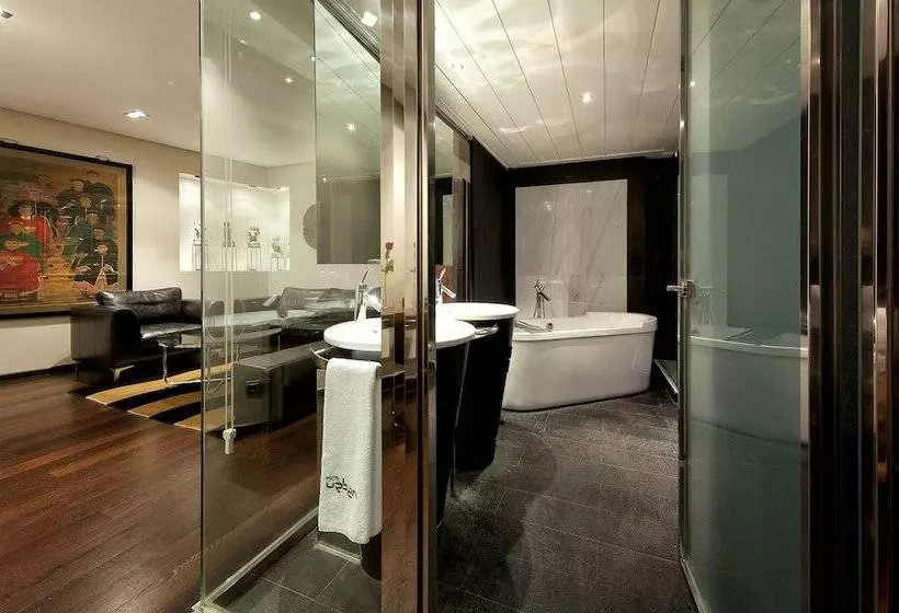 سوییت, Urban, A Member of Design Hotels