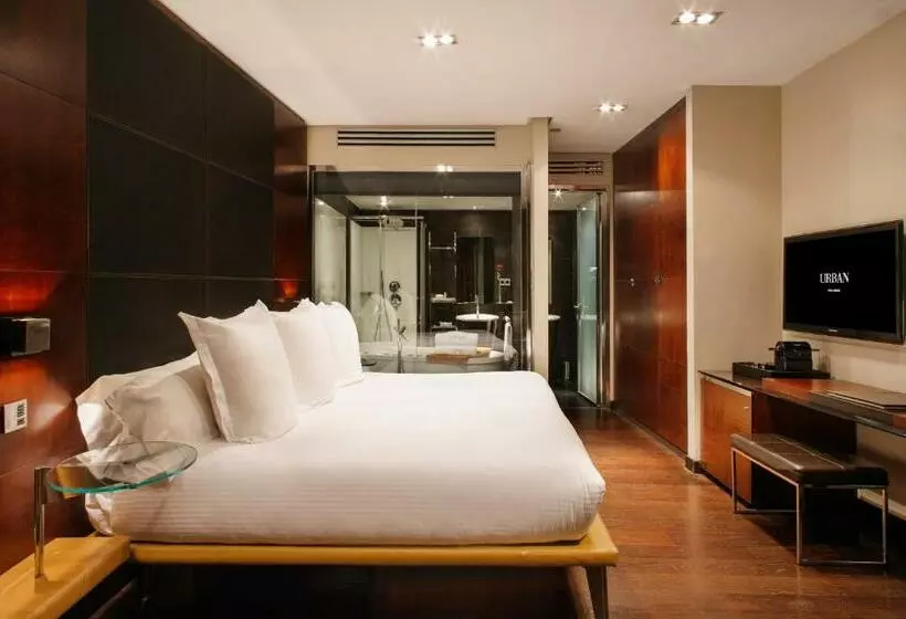 سوییت جونیور, Urban, A Member of Design Hotels