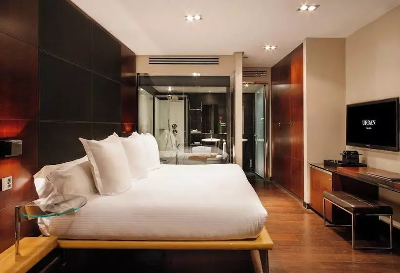 سوییت جونیور, Urban, A Member of Design Hotels