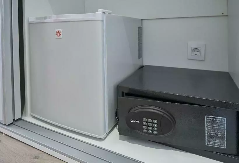 اتاق خانوادگی, HYB Eurocalas