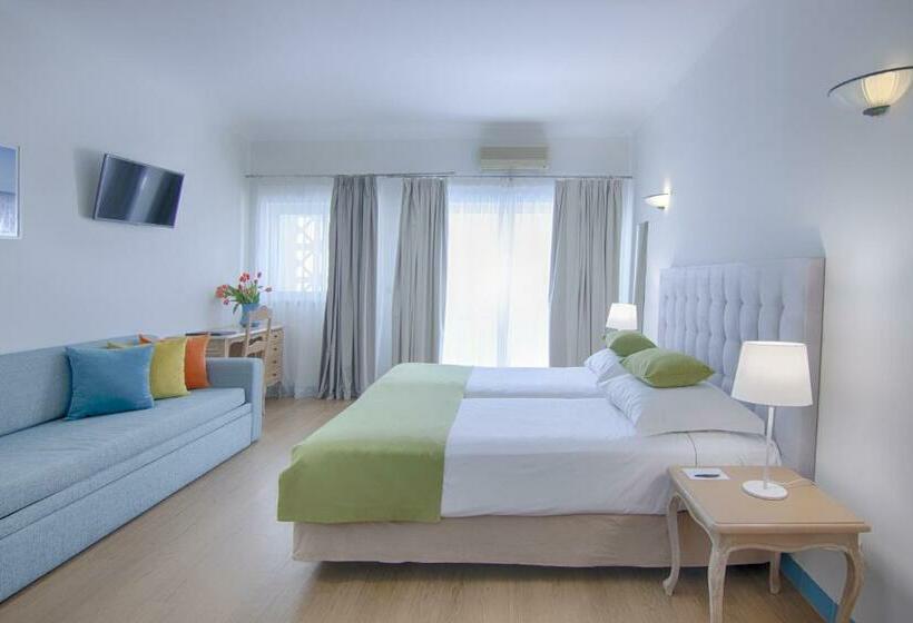 스탠다드 스튜디오, Luna Miramar Club