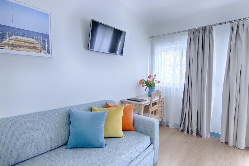 스탠다드 스튜디오 풀장 전망, Luna Miramar Club