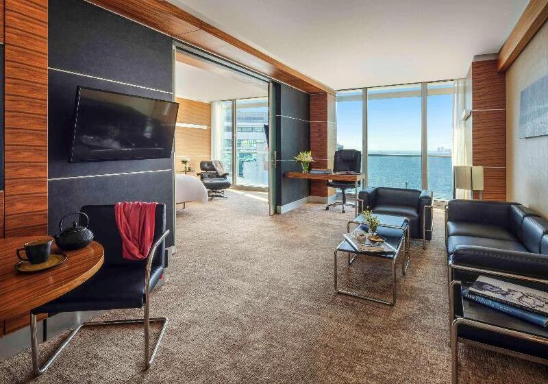 스탠다드 스튜디오, Luna Miramar Club