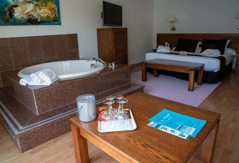 주니어 스위트, Senator Marbella