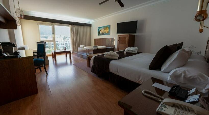 주니어 스위트, Senator Marbella