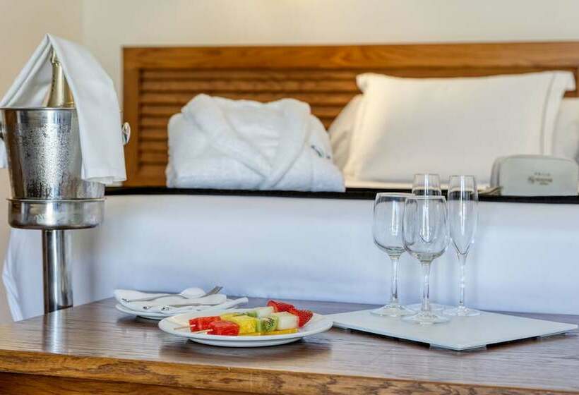 주니어 스위트, Senator Marbella