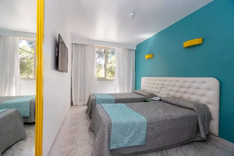 سوییت جونیور با چشم‌انداز استخر, Sotavento Club Apartments - Adults Only
