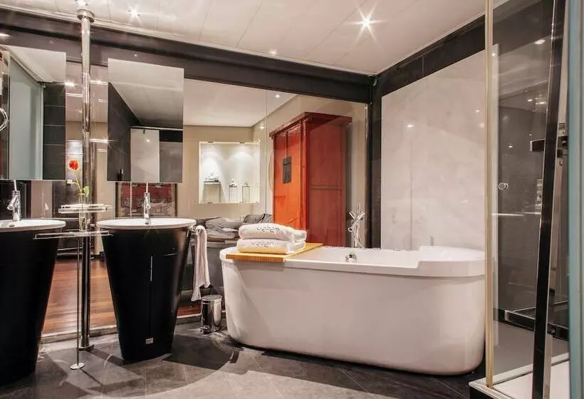 سوییت, Urban, A Member of Design Hotels
