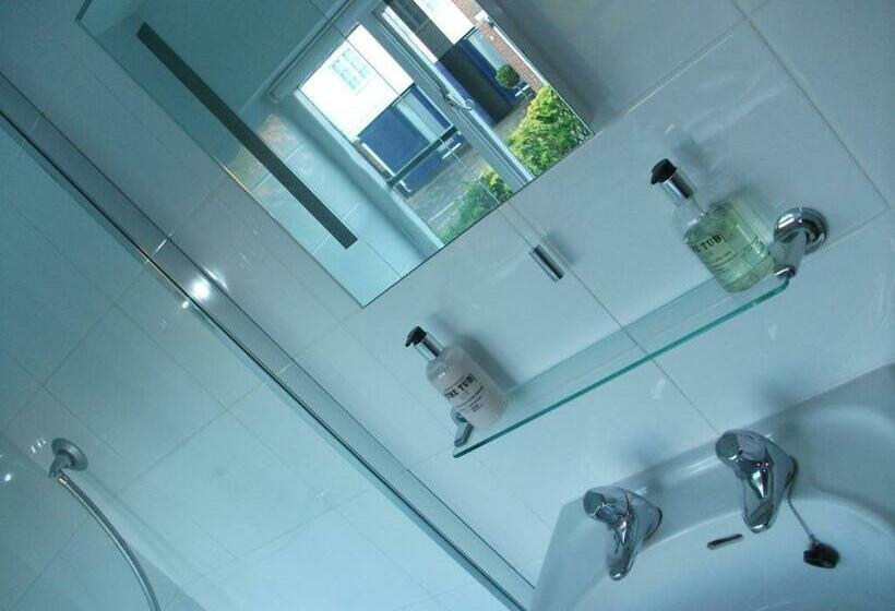 디럭스 룸, The Castle Inn