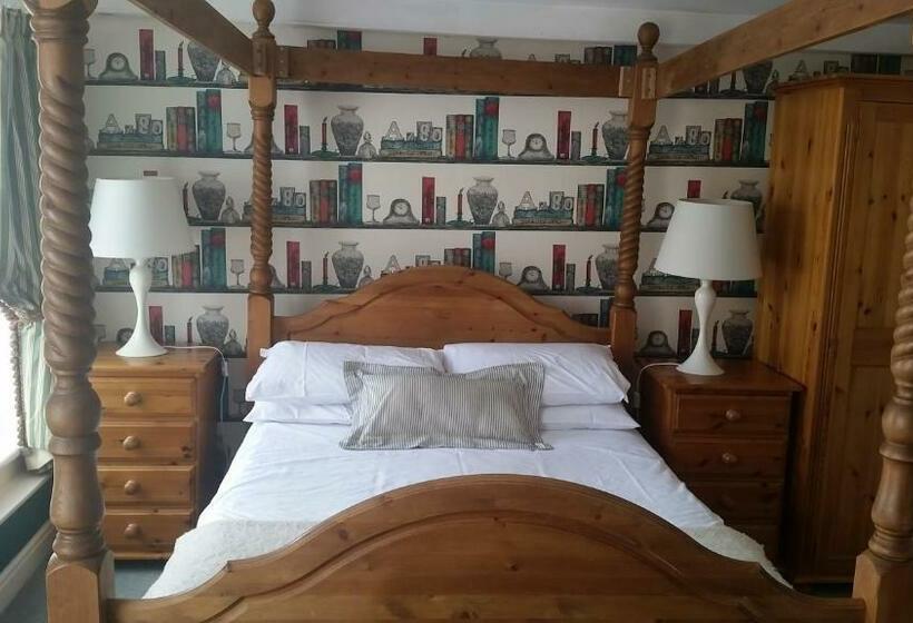 Номер Deluxe, The Castle Inn