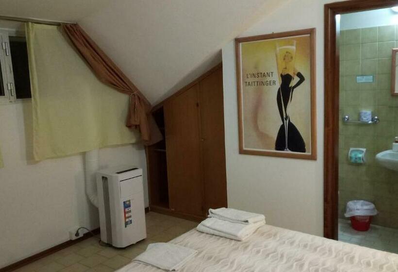 Quarto Ático, La Caravella