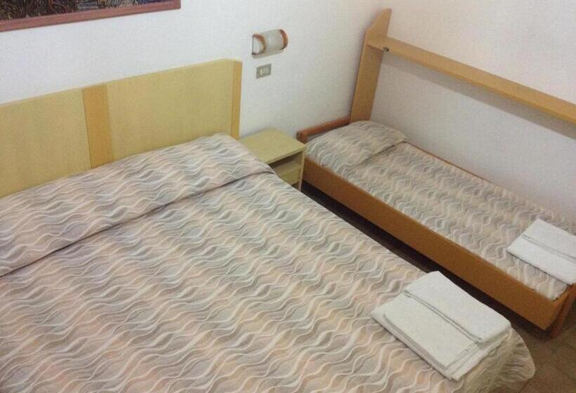 Quarto Familiar, La Caravella