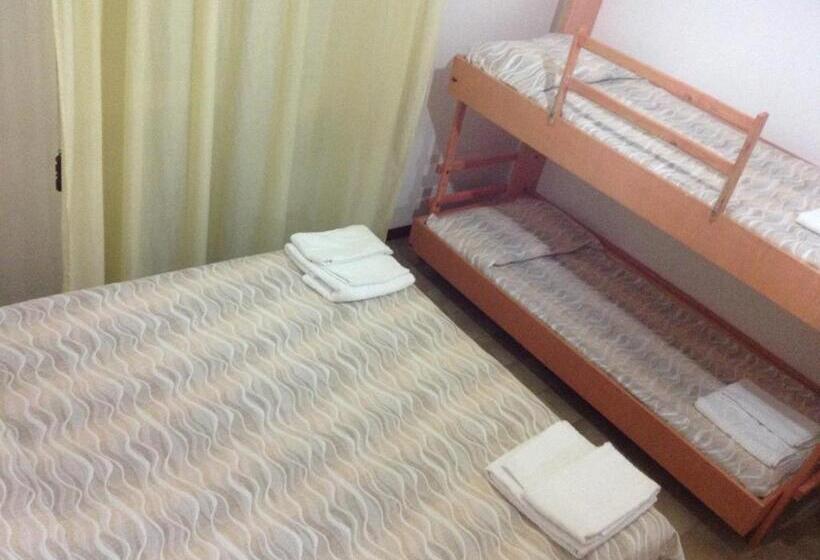 ファミリールーム, La Caravella