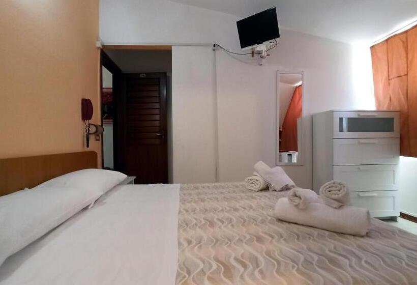 Quarto Ático, La Caravella