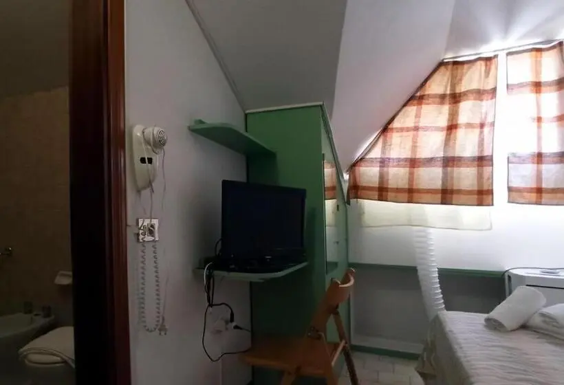 Economy Yhden Hengen Huone, La Caravella