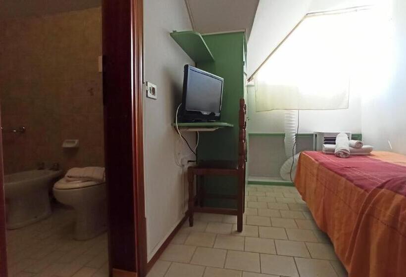 エコノミーシングルルーム, La Caravella