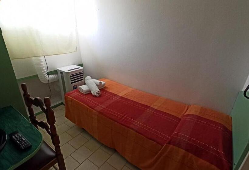 エコノミーシングルルーム, La Caravella