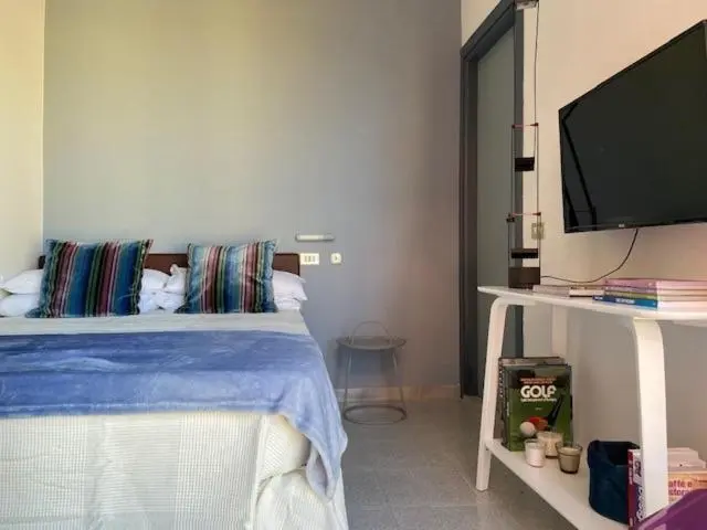 اتاق استاندارد یک نفره, Mambo