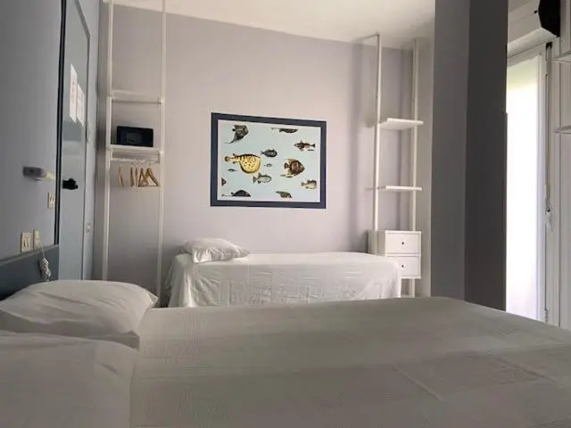اتاق استاندارد سه نفره, Mambo