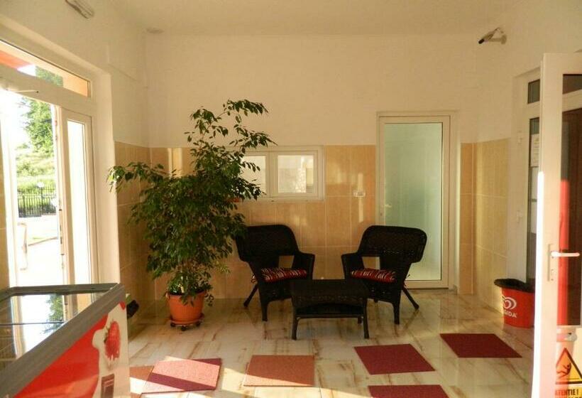 غرفة قياسية مزوَّدة بشُرفة, Metropol