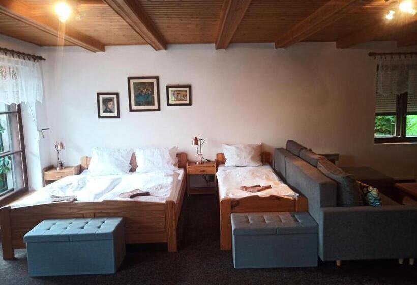 کلبه ییلاقی, Penzion U Dvou Skal