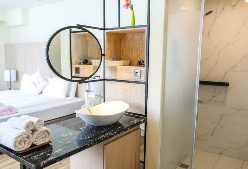 اتاق استاندارد با چشمانداز دریا, Sea Passion