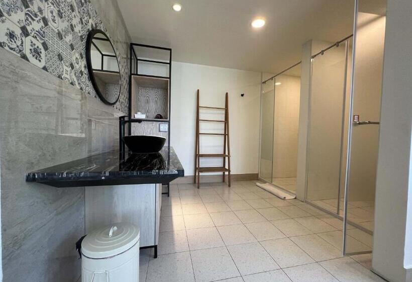 اتاق لوکس با چشمانداز دریا, Sea Passion