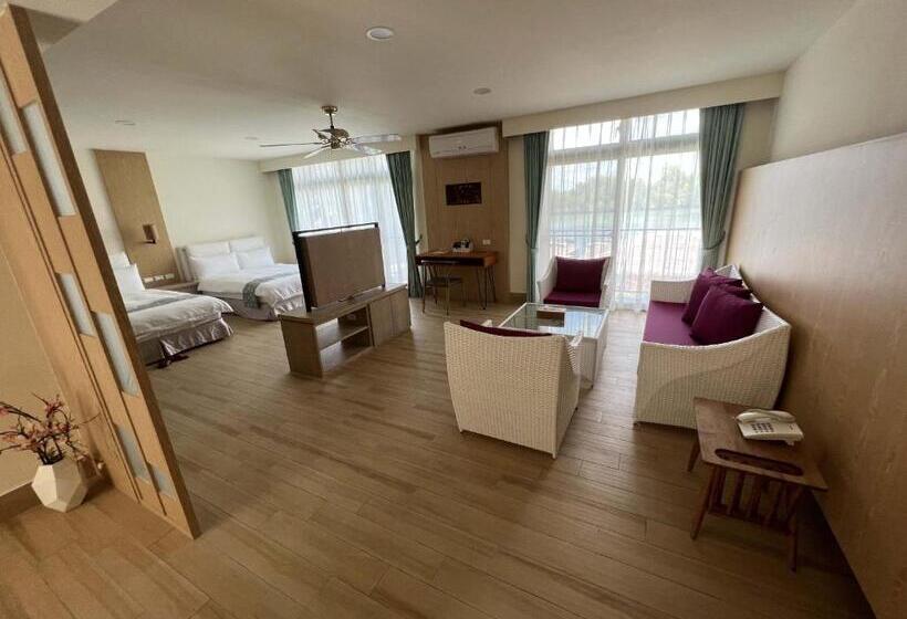 اتاق لوکس با چشمانداز دریا, Sea Passion