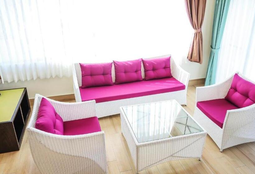 اتاق لوکس با چشمانداز دریا, Sea Passion