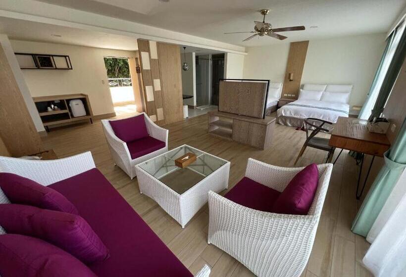 اتاق لوکس با چشمانداز دریا, Sea Passion