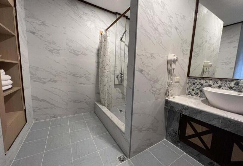 اتاق خانوادگی با چشمانداز دریا, Sea Passion