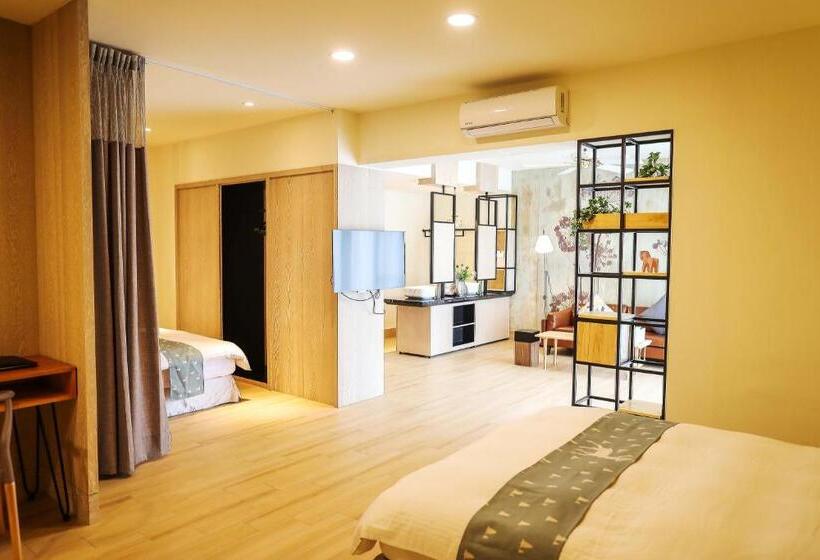 اتاق خانوادگی با چشمانداز دریا, Sea Passion