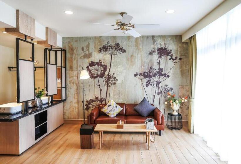 اتاق خانوادگی با چشمانداز دریا, Sea Passion