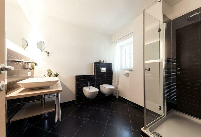 스위트, Boutique Hotel Zum Rosenbaum