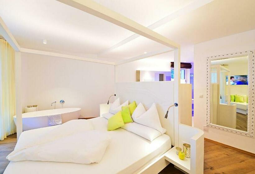 디럭스 주니어 스위트, Boutique Hotel Zum Rosenbaum