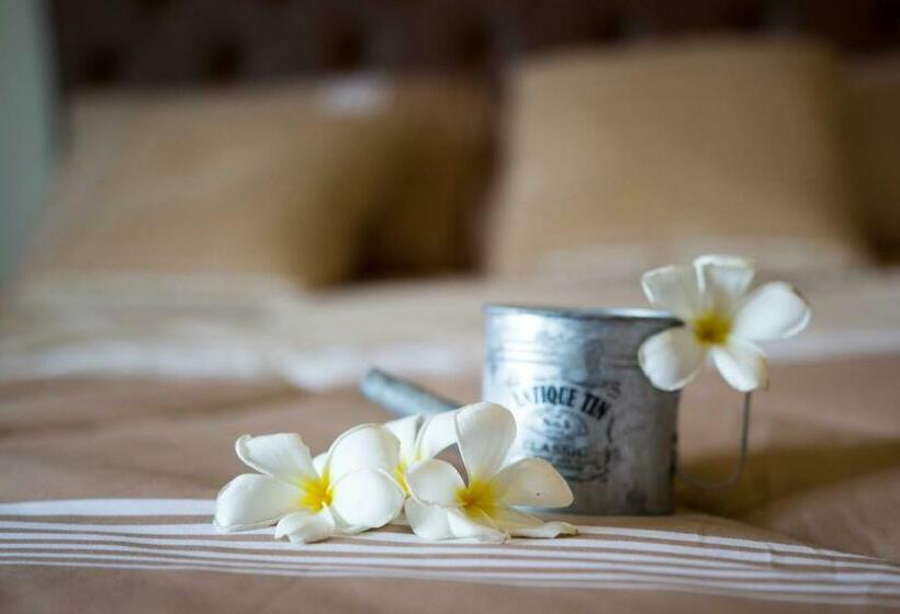 غرفة قياسية مزوَّدة بشُرفة, The Residence Thepkanjana