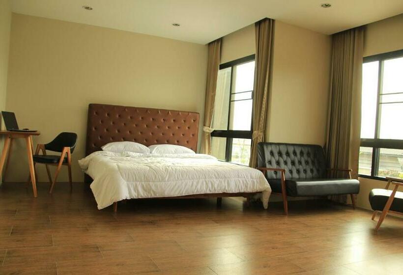 غرفة قياسية مزوَّدة بشُرفة, The Residence Thepkanjana