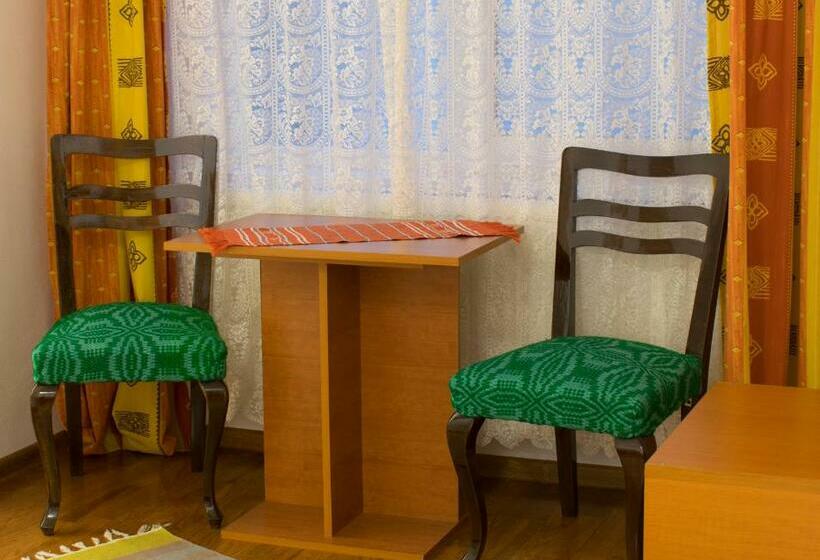 Номер Стандарт, Pensiunea Colt De Munte