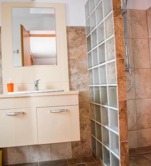 Стандартный Номер Кровать Кинг, Pensiunea Colt De Munte