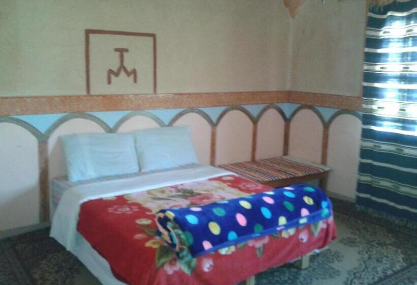 اتاق استاندارد سه نفره, Auberge Kasbah Ait Marghad