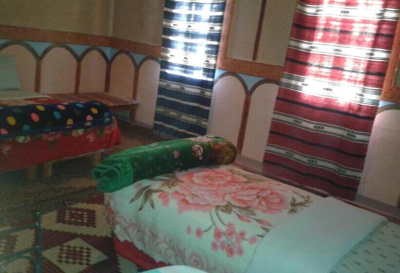 اتاق استاندارد سه نفره, Auberge Kasbah Ait Marghad