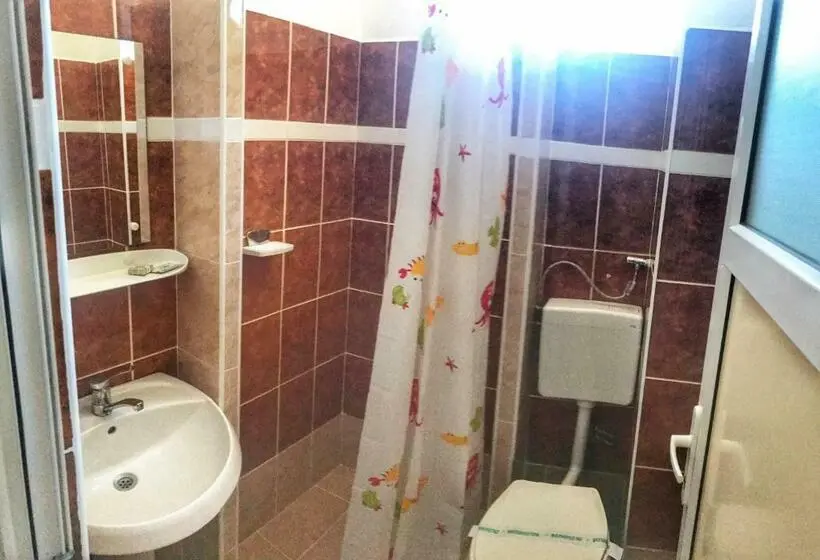 Habitación Estándar, Complex Scorpion