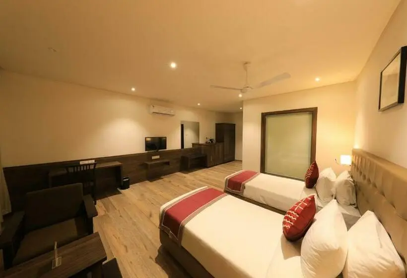 デラックスルーム, The Byke Suraj Club, Junagadh