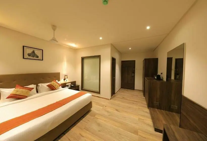 スイート, The Byke Suraj Club, Junagadh