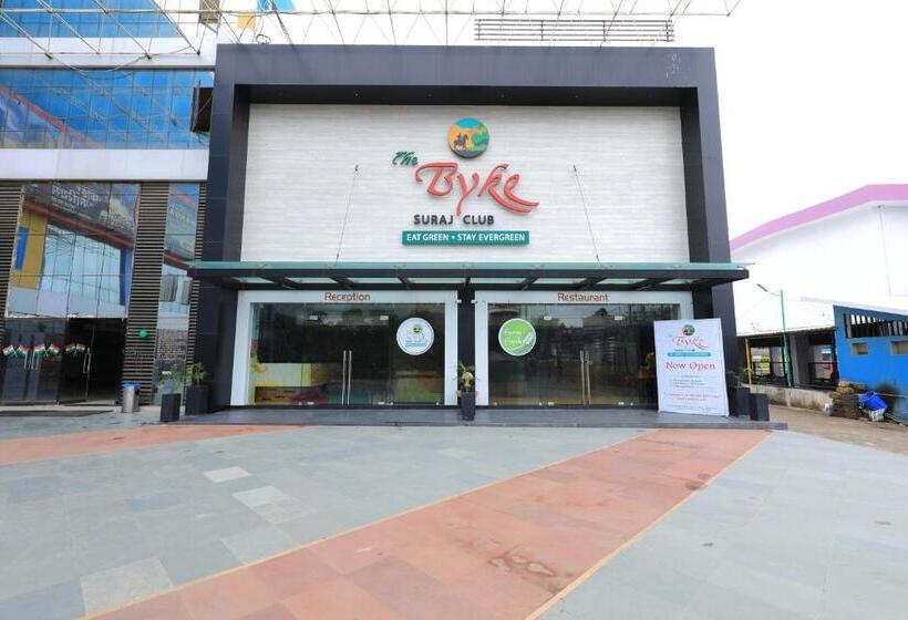 חדר דלוקס, The Byke Suraj Club, Junagadh