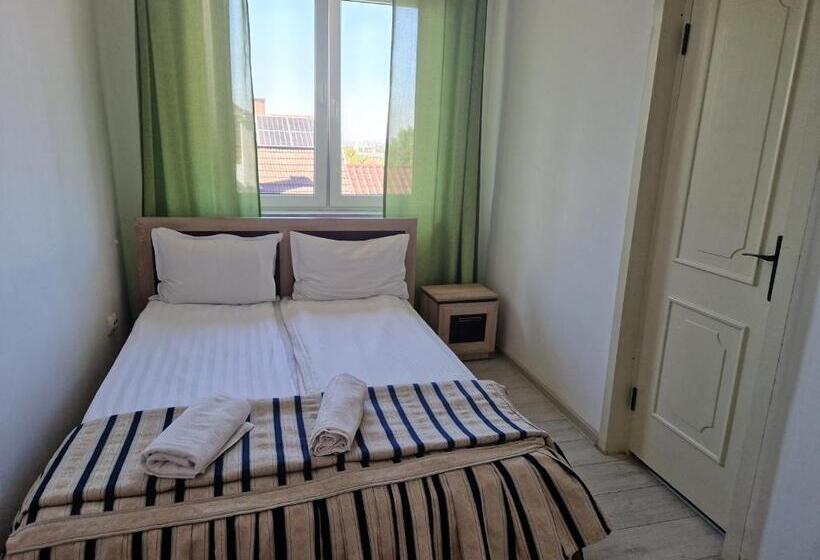 חדר סטנדרט, Korona King