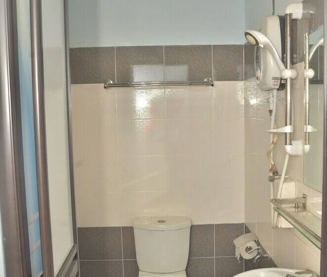 غرفة قياسية ثلاثية, Yee Tai Cafe & Inn