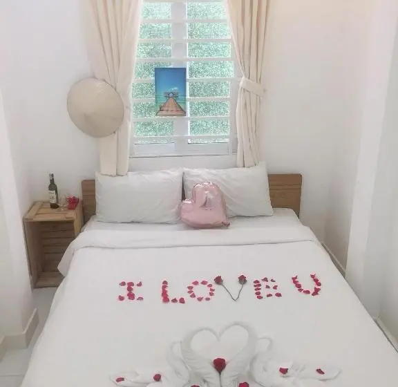 سوییت اجرایی, H Best Hostel Cafe Saigon