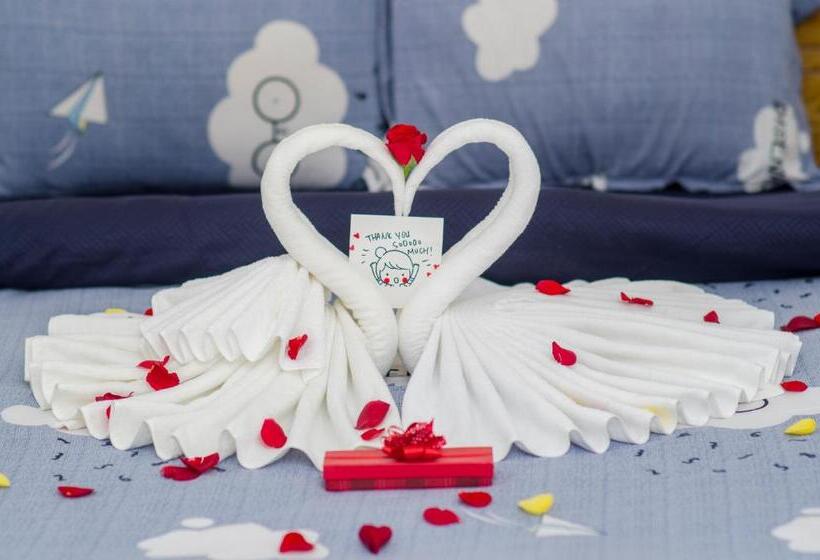 سوییت اجرایی, H Best Hostel Cafe Saigon