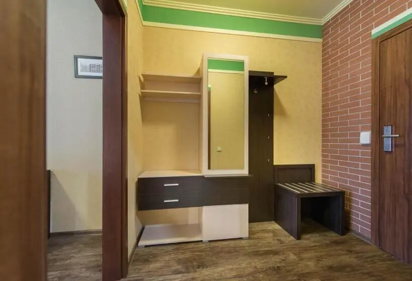 Camera Standard, Green Villa